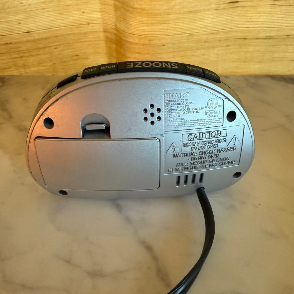 Sharp SPC089 Digital Alarm Clock with LED Display - Picture 4 of 6